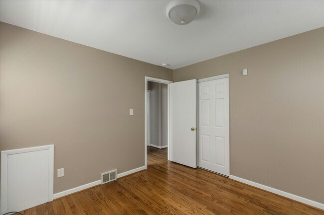 Building Photo - 4410 Rosewold Ave