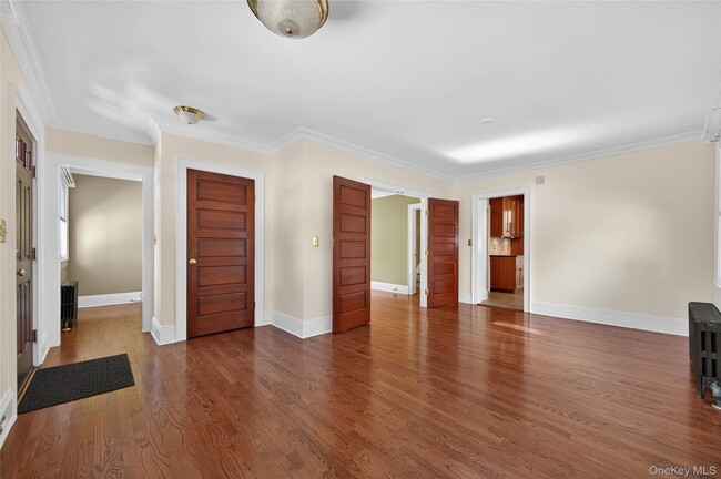 Building Photo - 35 Birch St