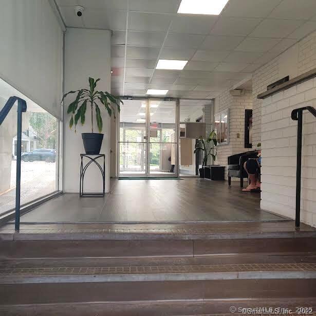 Building Photo - 87 Glenbrook Rd