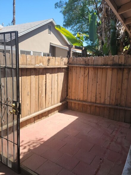 Building Photo - 13002 Burbank Blvd