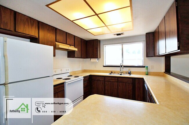 Building Photo - 8615 Patricia Dr