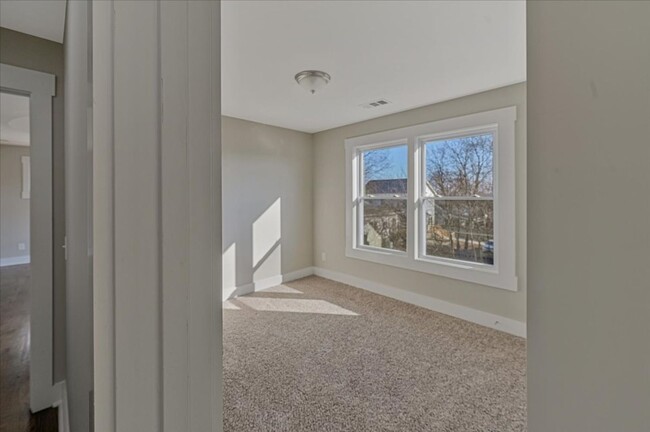 Building Photo - Beautiful House in East Nashville!
