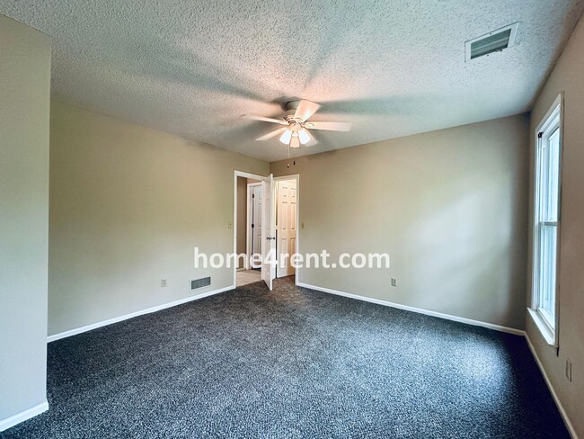 Building Photo - Blue Valley Schools, Granite Counters, Fin...