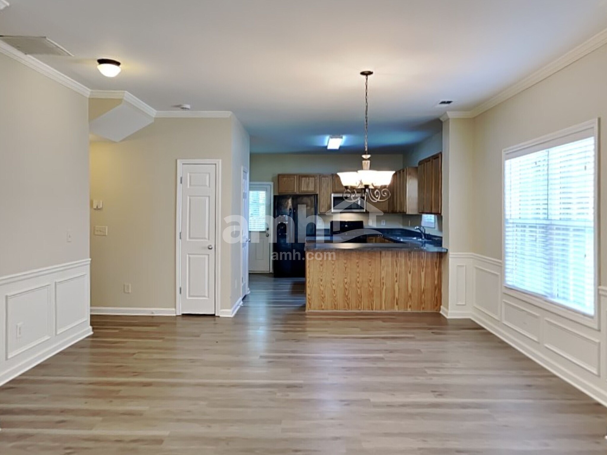 Building Photo - 208 Cole Ct