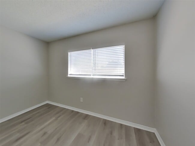 Building Photo - 20118 Misty Pines Dr