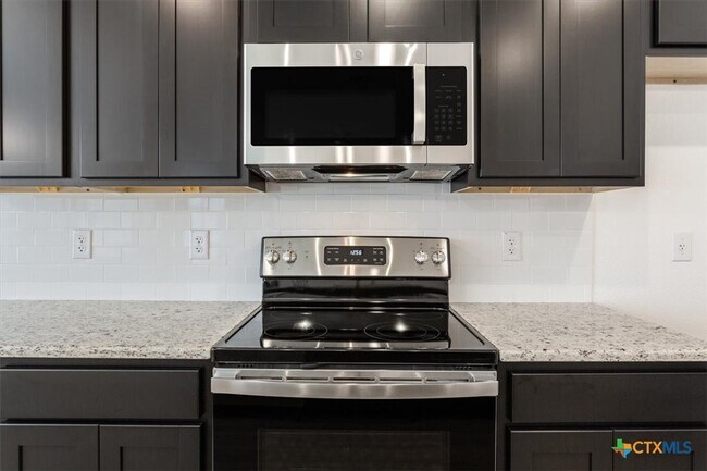 Building Photo - 8615 Chena Rdg Dr