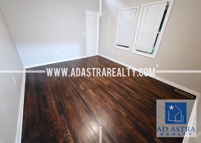 Building Photo - Beautiful 3 Bed 2 Bath Brick Home in KCMO!...
