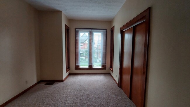 Building Photo - 118 King Ave