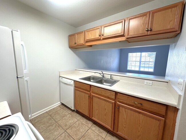 Building Photo - 2738 W Tharpe St