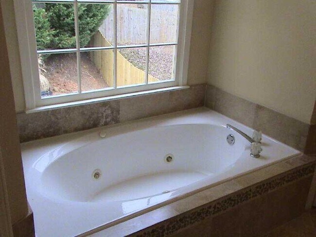 Building Photo - 5067 Sherrer Dr NW