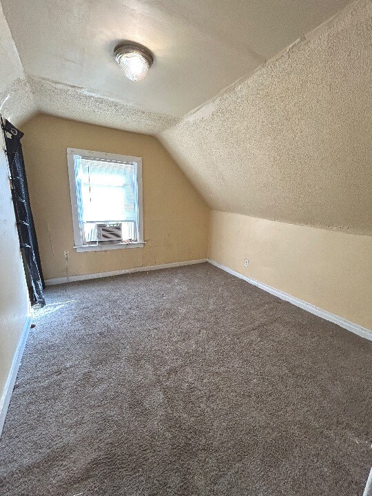 Building Photo - 11833 S Perry Ave