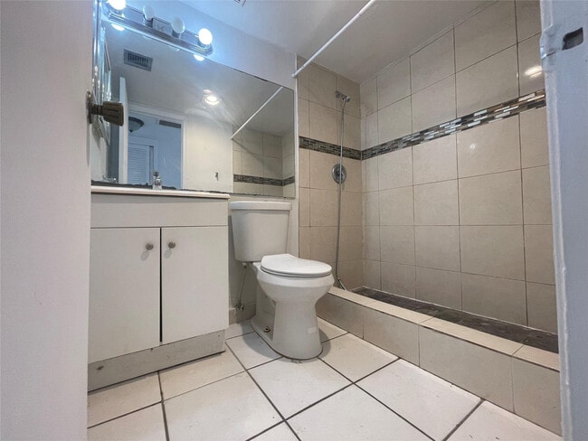 Building Photo - 3301 Spanish Moss Terrace