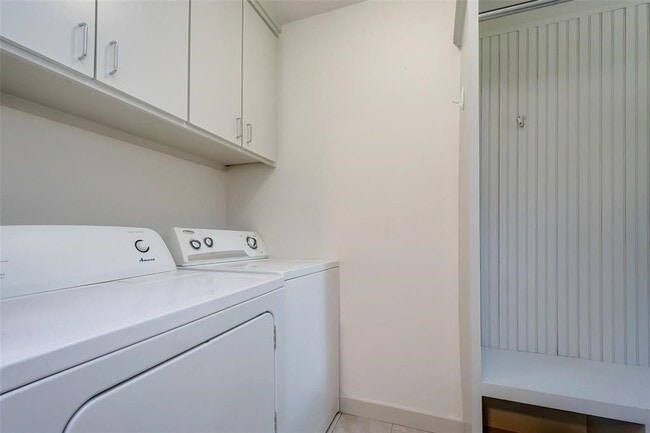 Building Photo - 7202 Housman