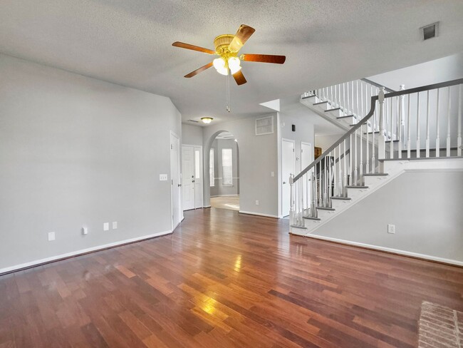 Building Photo - Gorgeous 4 bedroom in Charleston