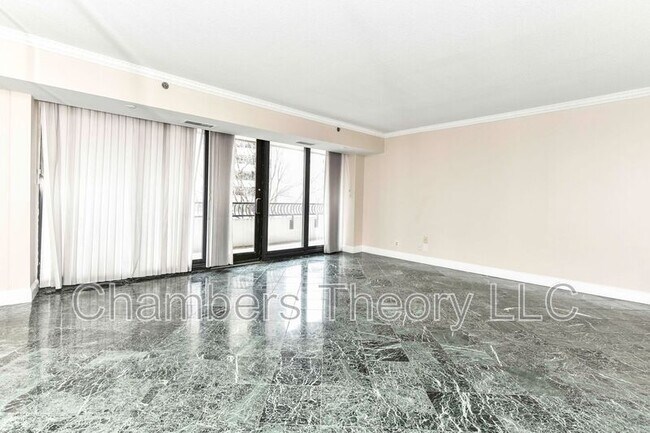 Building Photo - 1200 Crystal Dr