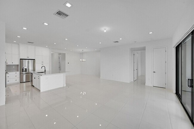 Building Photo - 13072 Feathering Wy