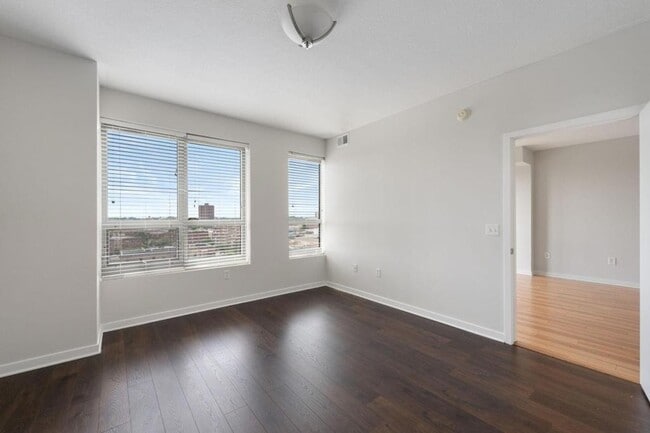 Building Photo - 929 Portland Ave