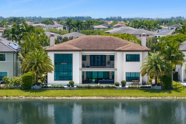 Building Photo - 8545 Watercrest Cir E