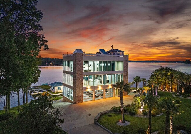 Building Photo - 8776 Harbor Cir
