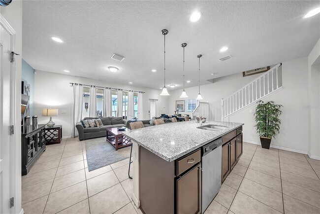 Building Photo - 2027 Majorca Dr