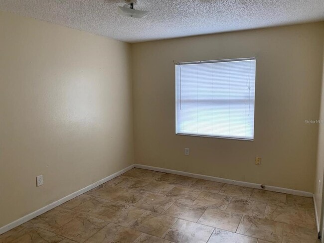 Building Photo - 2556 Chestnut Woods Dr