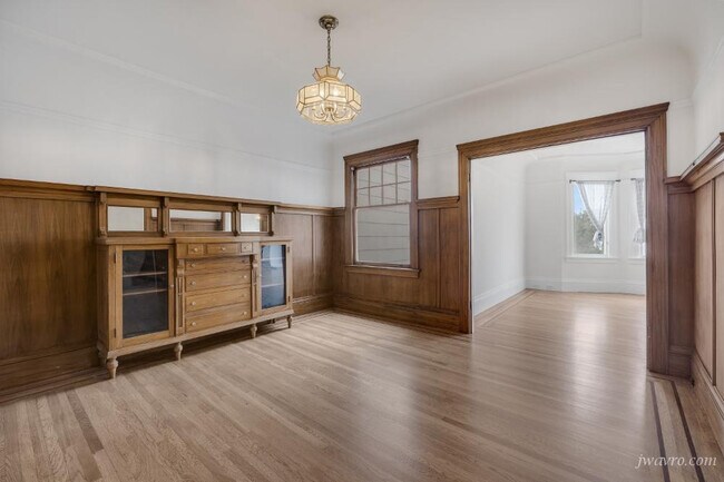 Building Photo - 467 40th Ave