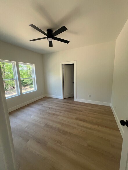 Building Photo - 1809 Liberia St