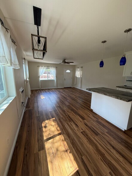 Building Photo - 5790 Dehesa Rd
