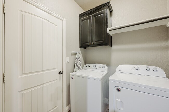 Building Photo - 3906 Oporto St