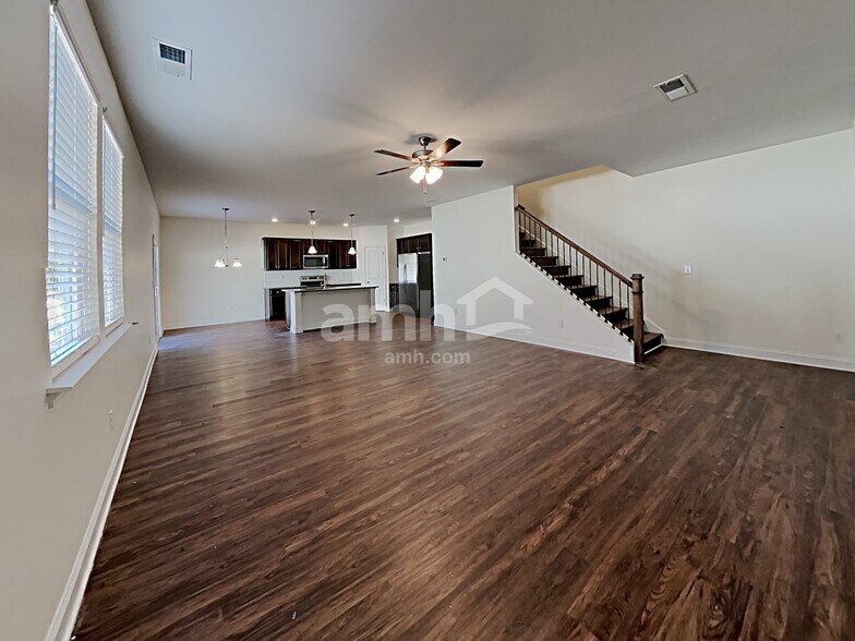 Building Photo - 129 Dog Path Trl