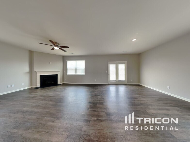 Building Photo - 5580 Foxglove Wy