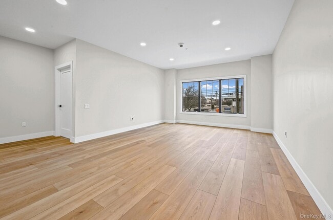 Building Photo - 80 Division St