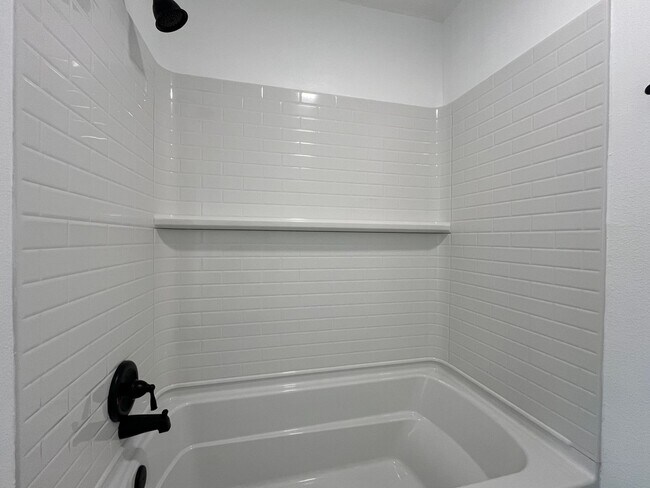 Building Photo - Award Winning Flour Bluff School District!!