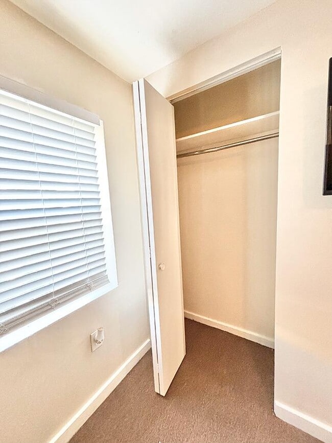 Building Photo - 815 N Caroline St