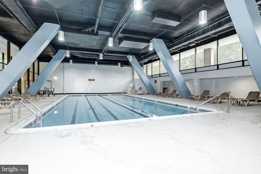 INDOOR POOL, YEAR ROUND! - 3800 Powell Ln