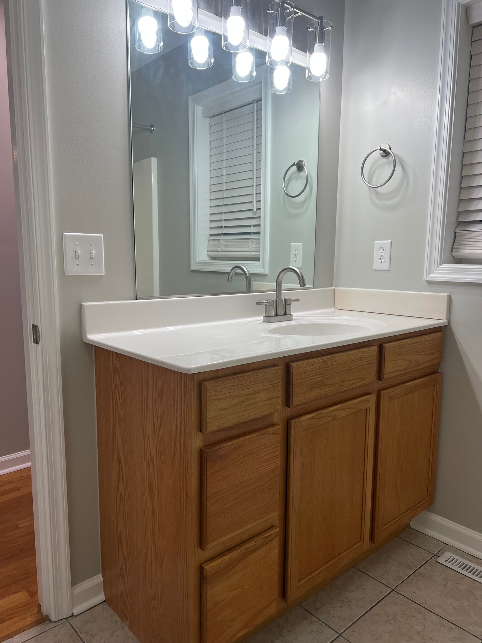 Building Photo - 635 D St