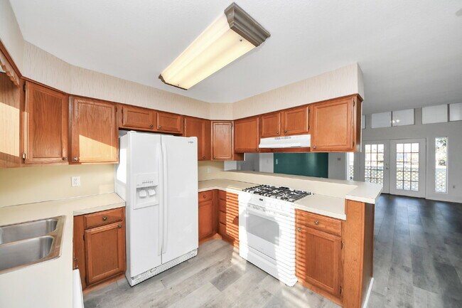 Building Photo - Waterfront Rental
