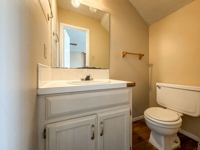 Building Photo - 8510 Harvard Dr