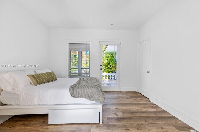 Building Photo - 113 NE 101st St