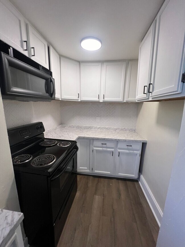 Building Photo - 425 Gibson Ave