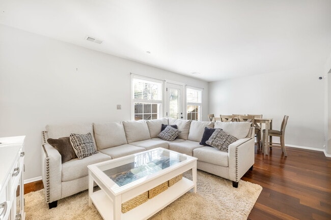 Building Photo - 8418 Knights Bridge Rd