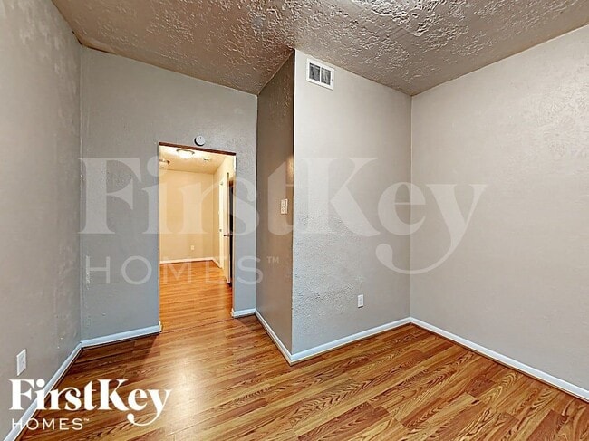 Building Photo - 2009 Tremont Ct