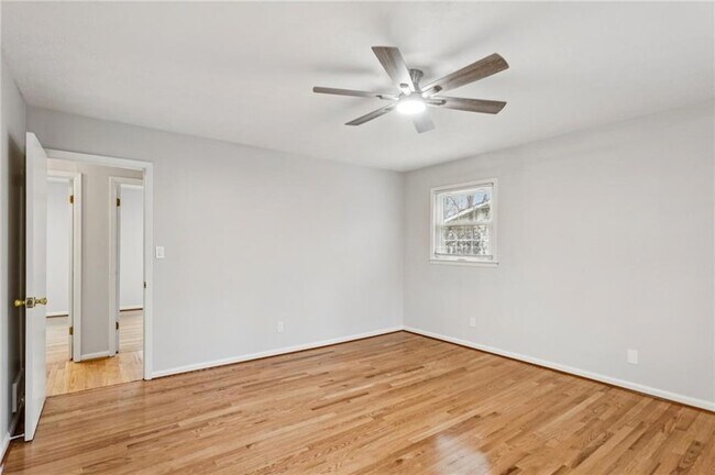 Building Photo - 3436 Brookview Dr