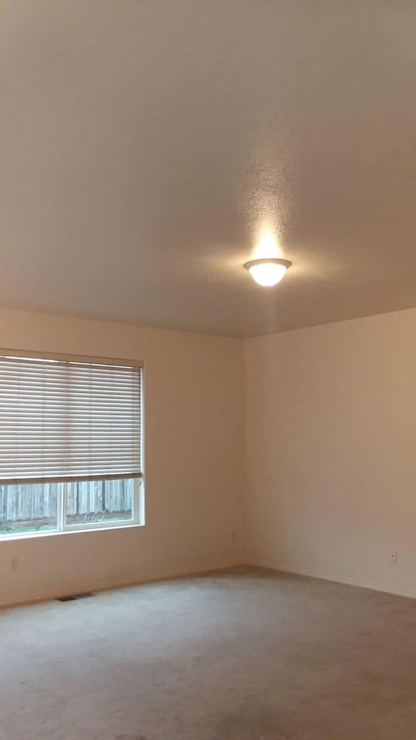 Building Photo - Beautiful Bethel-Danebo Home