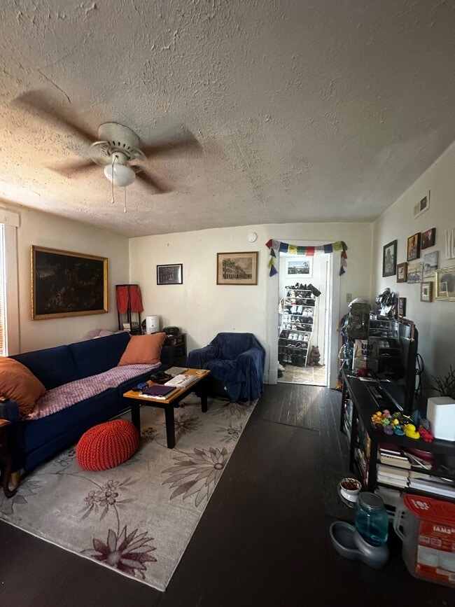 Building Photo - 320 Stewart St