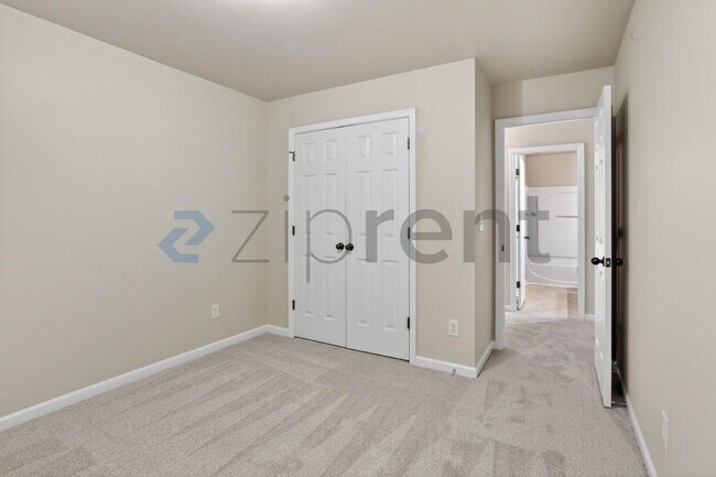 Building Photo - Unit 1