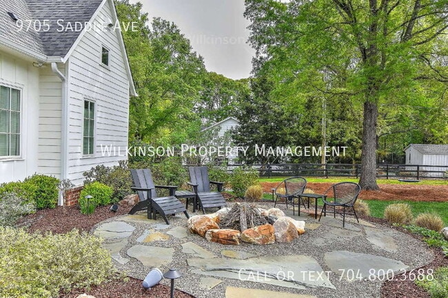 Building Photo - 9705 Saddle Ave