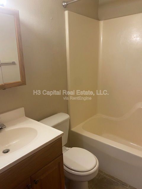 Building Photo - 1306 9th St