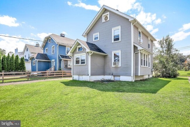 Building Photo - 108 W Highland Ave
