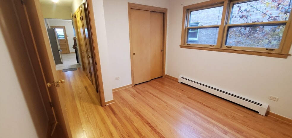 Building Photo - 6853 W Leland Ave